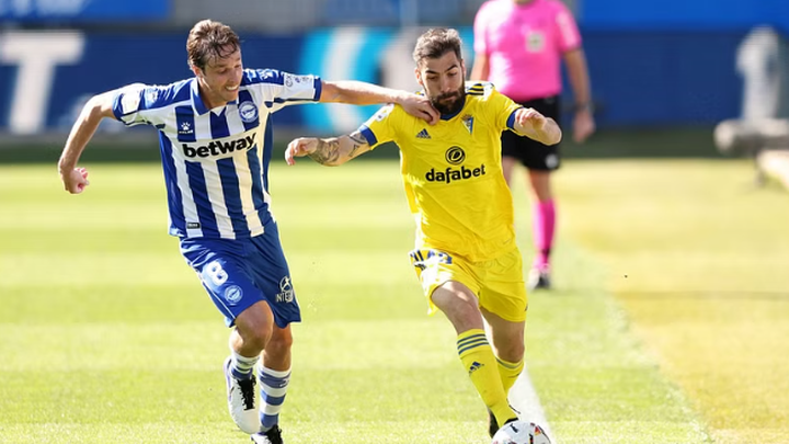 nhan dinh tran Alaves vs Cadiz Những lý do soi kèo thẻ phạt tại nhà cái Dafabet hấp dẫn người chơi
